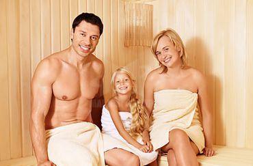 Nên hay không nên đến phòng xông hơi vào mùa hè nắng nóng