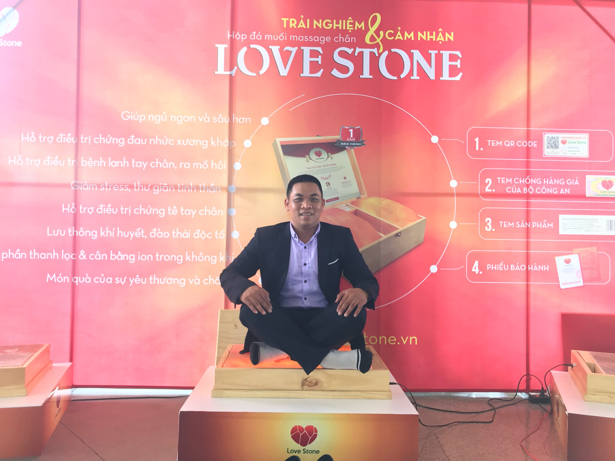 Bàn thiền bằng đá muối Bàn thiền bằng đá muối