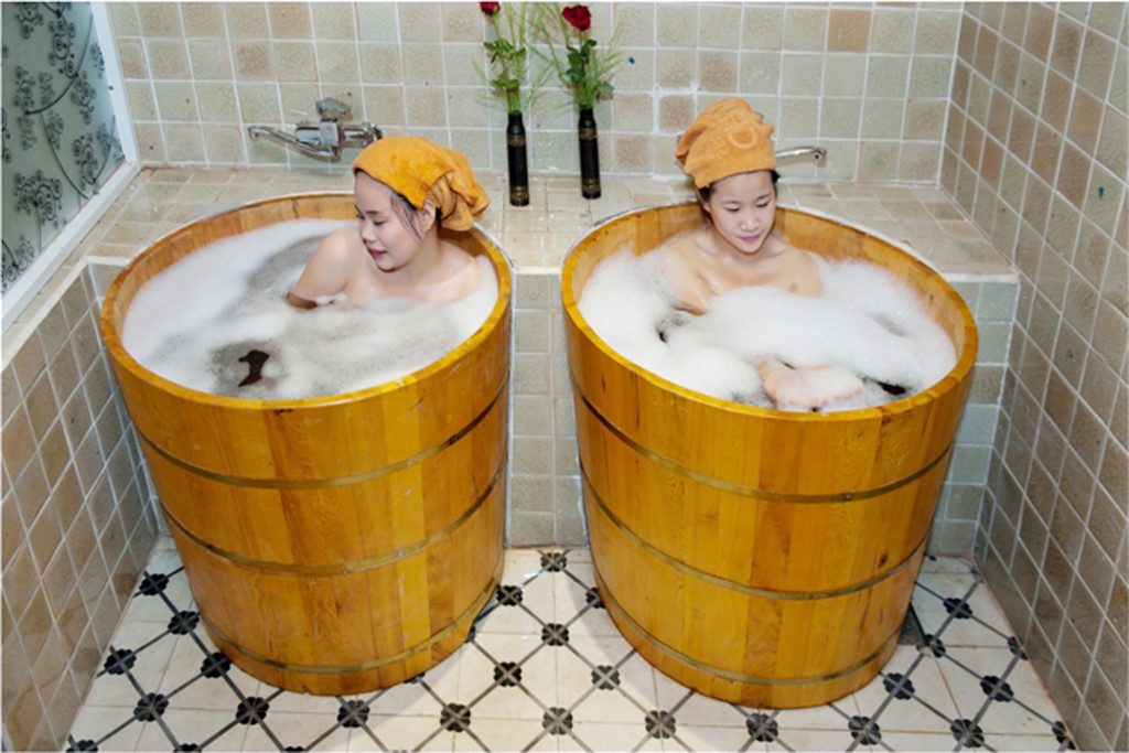 Bồn Tắm gỗ hình tròn Bồn Tắm gỗ hình tròn