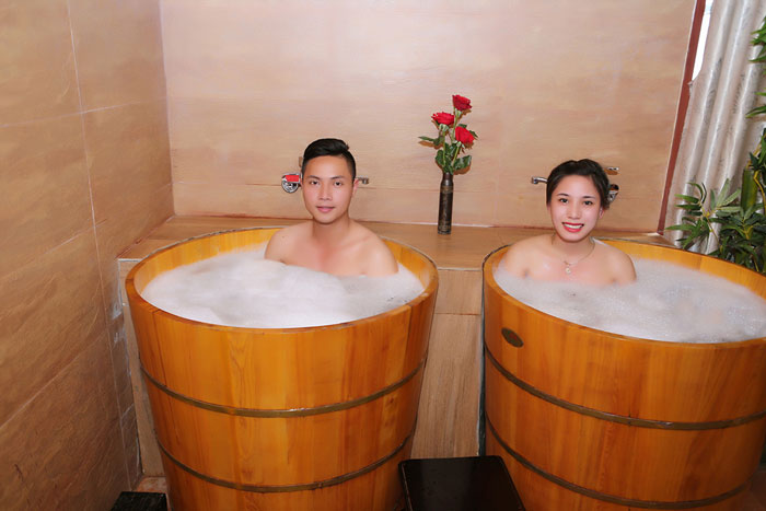 Bồn Tắm gỗ hình tròn Bồn Tắm gỗ hình tròn