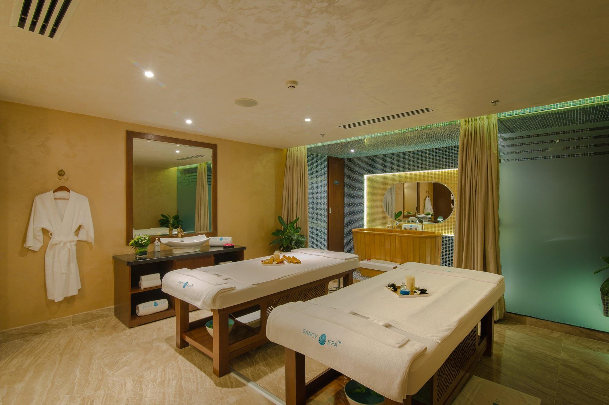 Cung cấp trọn bộ sản phẩm đi kèm setup của giường massage Cung cấp trọn bộ sản phẩm đi kèm setup của giường massage