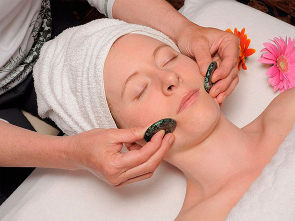 Cách sử dụng khăn quấn đầu spa Cách sử dụng khăn quấn đầu spa