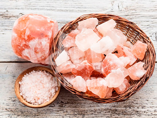 Khi dùng muối ngâm bồn, bạn không nên ngâm quá lâu, mỗi lần chỉ nên khoảng 10 phút và ngâm từ 2 - 3 lần/mỗi tuần