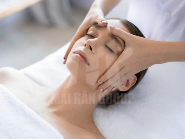Massage facial tại Day spa Massage facial tại Day spa