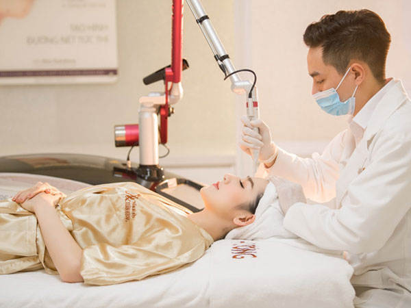 Liệu trình chăm sóc da mụn