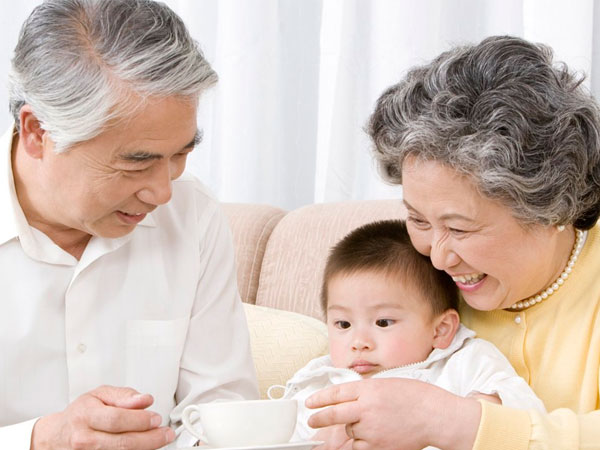 Ông bà dù có vất vả thì lúc nào cũng tỏ ra vui vẻ, không bao giờ than vãn một lời