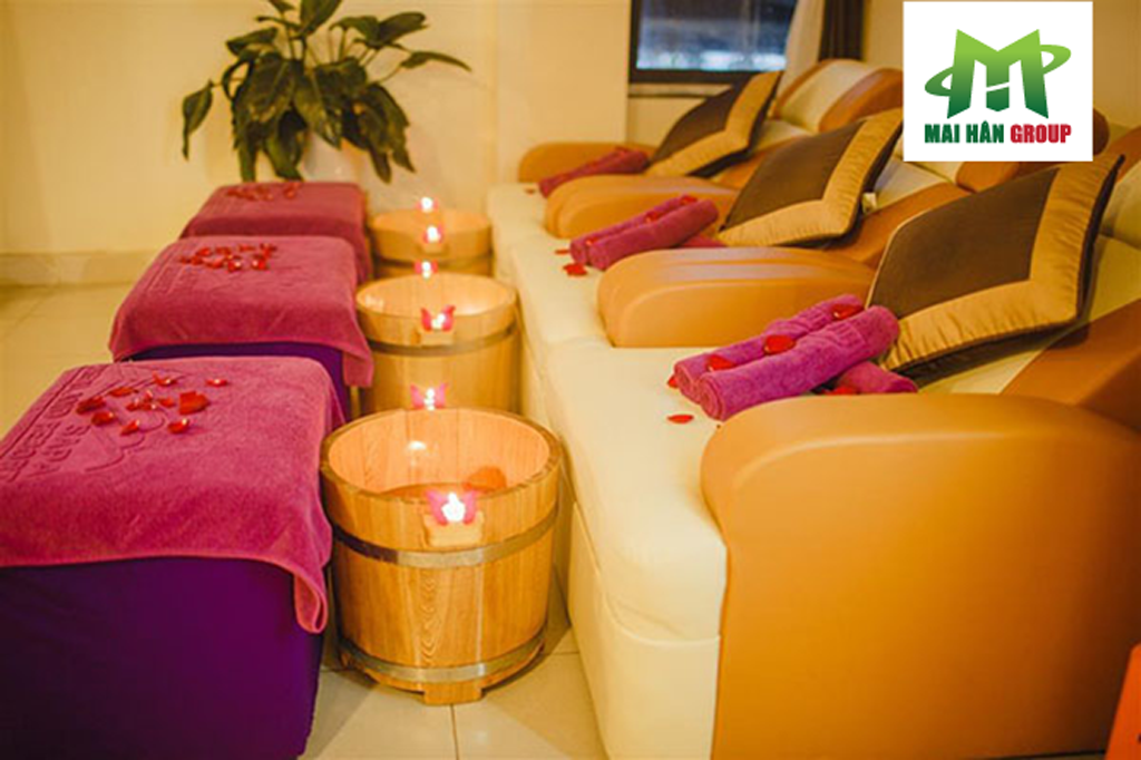 Ghế foot massage có nhiều mẫu mã và kiểu dáng có thể đáp ứng nhu cầu đa dạng của các chủ spa.