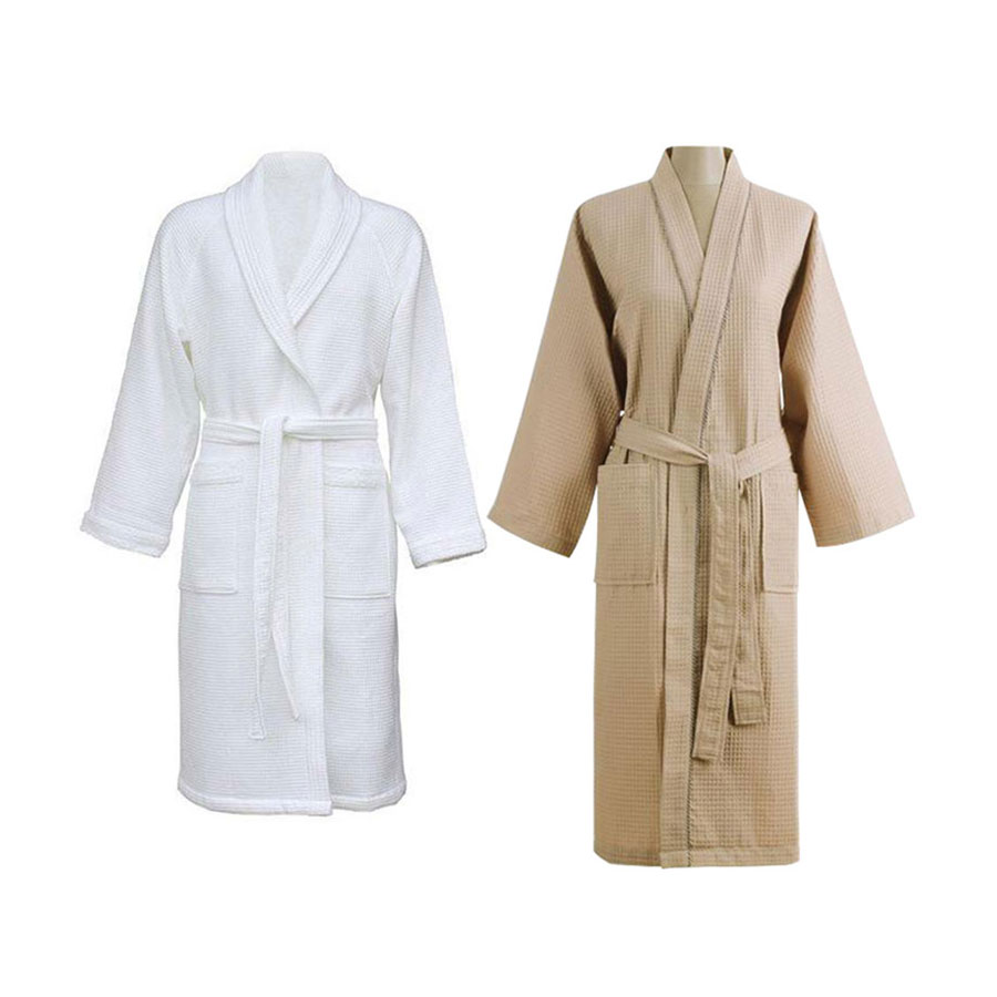 Một mẫu áo choàng tắm do Mai Hân phân phối