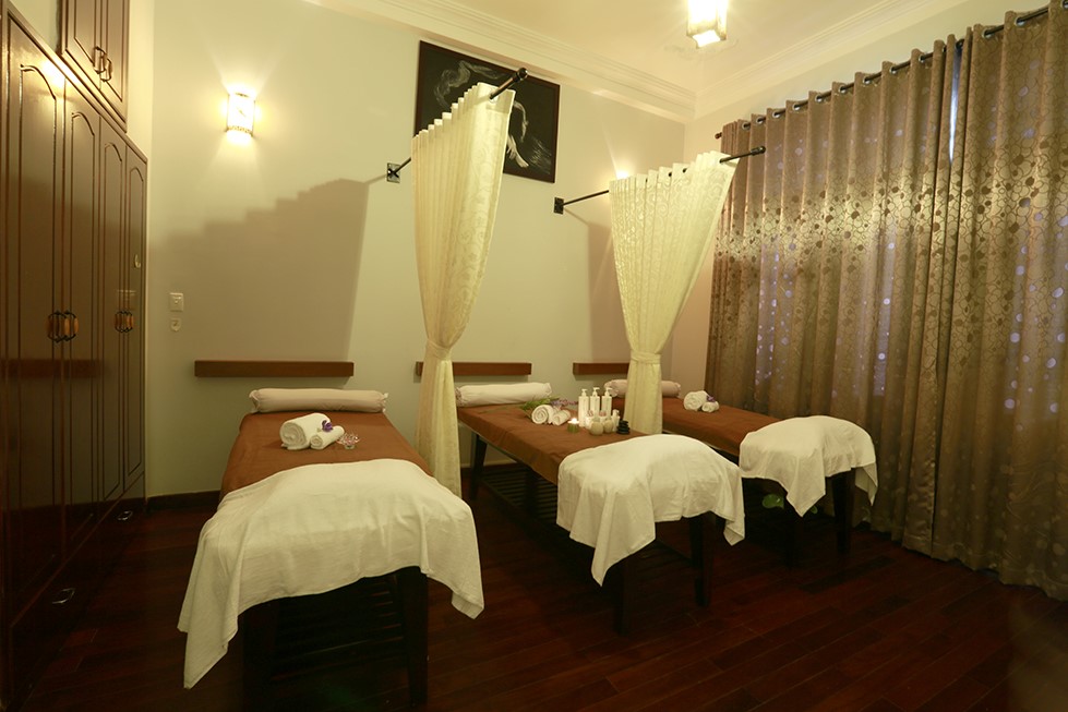 Giường trong spa Giường trong spa