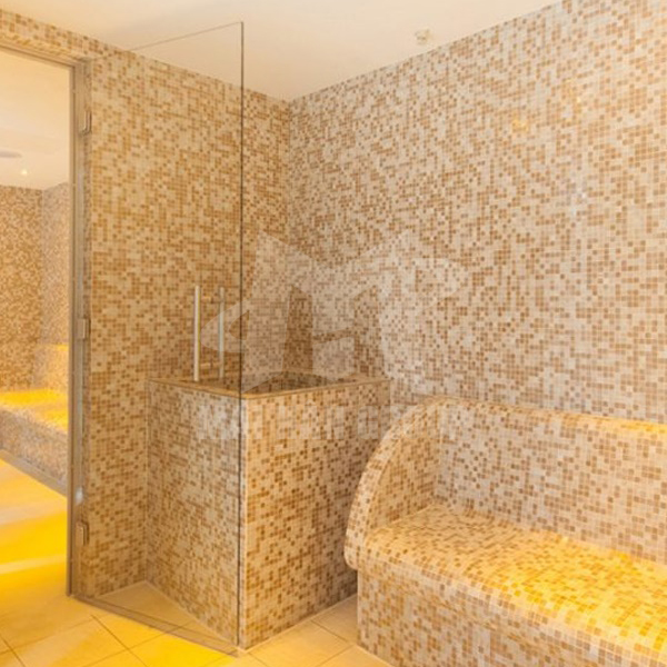 Phòng xông hơi xây ốp gạch mosaic