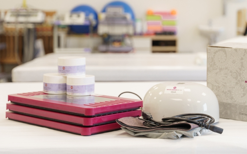 Bộ phụ kiện dây đi kèm: dây nguồn, dây ba chấu, đầu kẹp. Bộ phụ kiện dây đi kèm: dây nguồn, dây ba chấu, đầu kẹp.